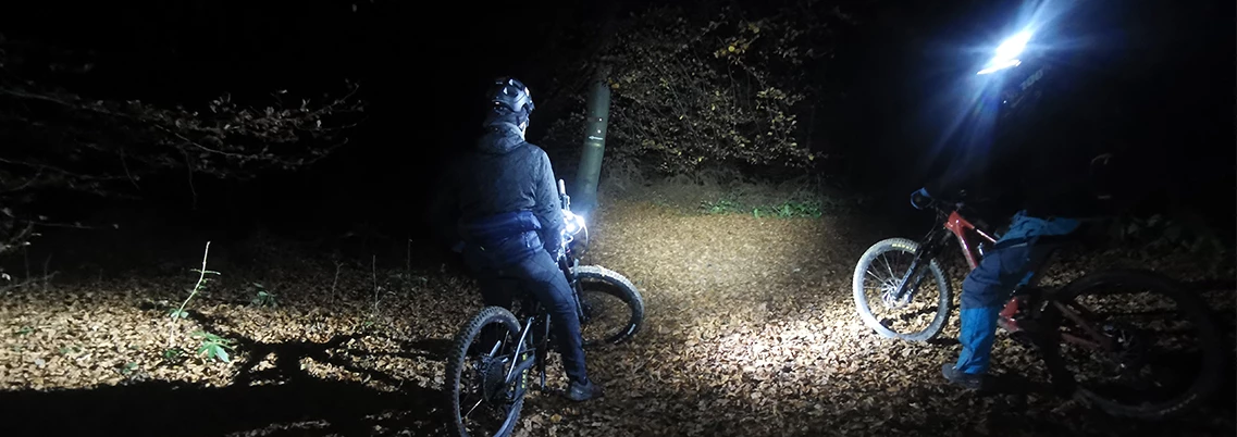 Nočno gorsko kolesarjenje, lučkanje 