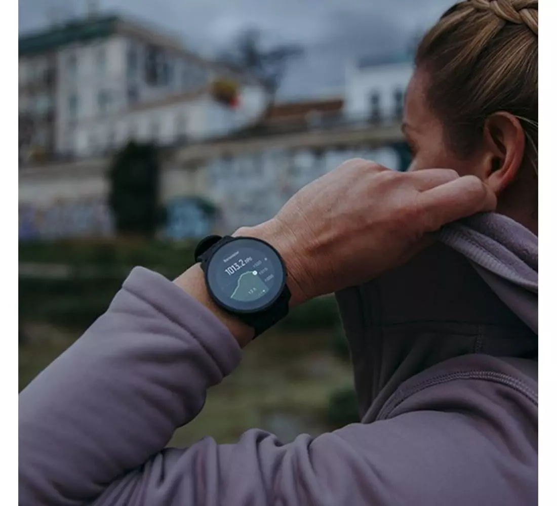 SUUNTO RACE ALL BLACK – Famous Time